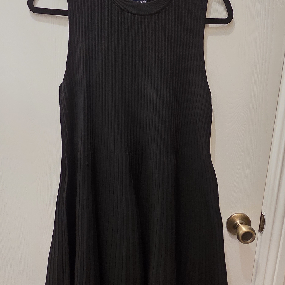 Elegant Black Sleeveless Dress